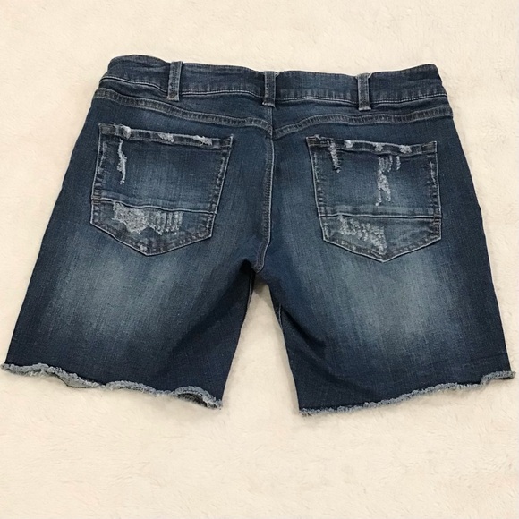 Silver Jeans 30 (US 8) Sam Bermuda Denim Jeans Shorts Women’s Distressed Cutoffs - Picture 3 of 9
